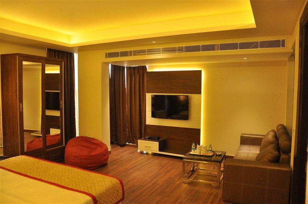 Hotel Uppal International, Near New Delhi Railway Station Dış mekan fotoğraf